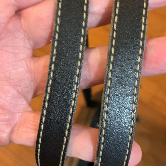 Arcadia large genuine leather bag.  Zipper closure.  Sold as is - Picture 8 of 13